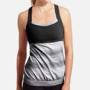 Athleta Crunch and Punch Athleisure Top Size M Crisscross Back Workout Gym Wear